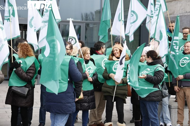 CSIF asegura que a la Junta y a los sindicatos firmantes les va a pesar como una gran losa el convenio de laborales de la vergüenza