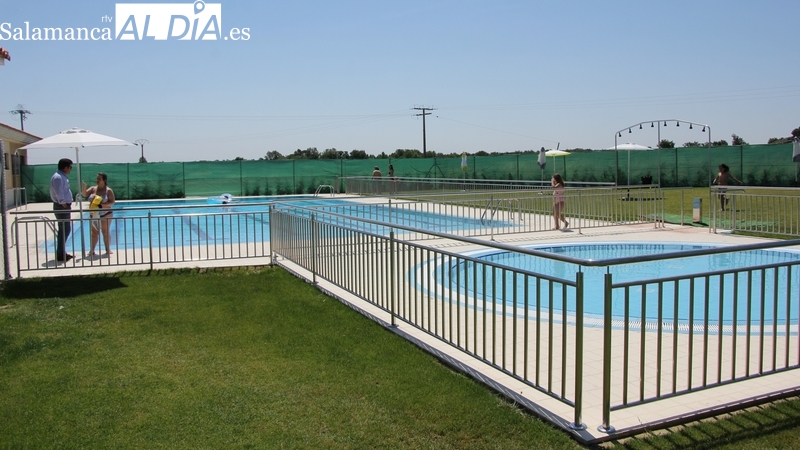Las piscinas de Almendra comienzan una nueva temporada de baño