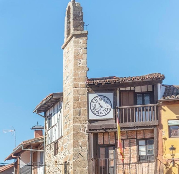 Los dos concejales del PSOE que pactaron con VOX en Sotoserrano habrían dejado el partido días atrás