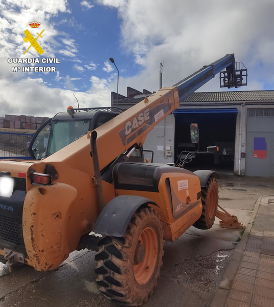 Detenido un varón residente en Villares por alquilar maquinaria de uso industrial para posteriormente venderla de forma ilícita