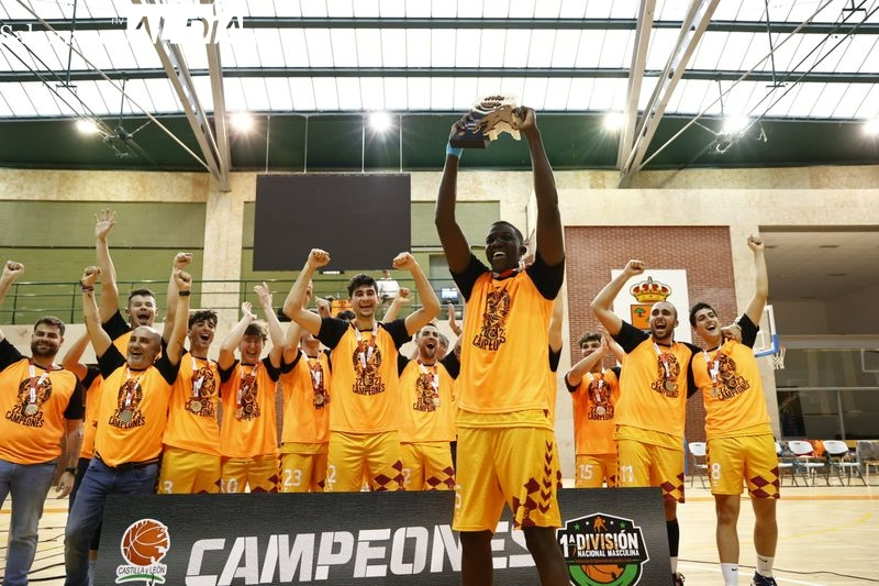 El CB Carbajosa renuncia a jugar en la Liga EBA, a pesar del ascenso, y seguirá en Primera División