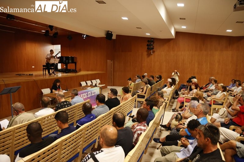 Emotivo recital poético y musical en memoria del barrio de Buenos Aires