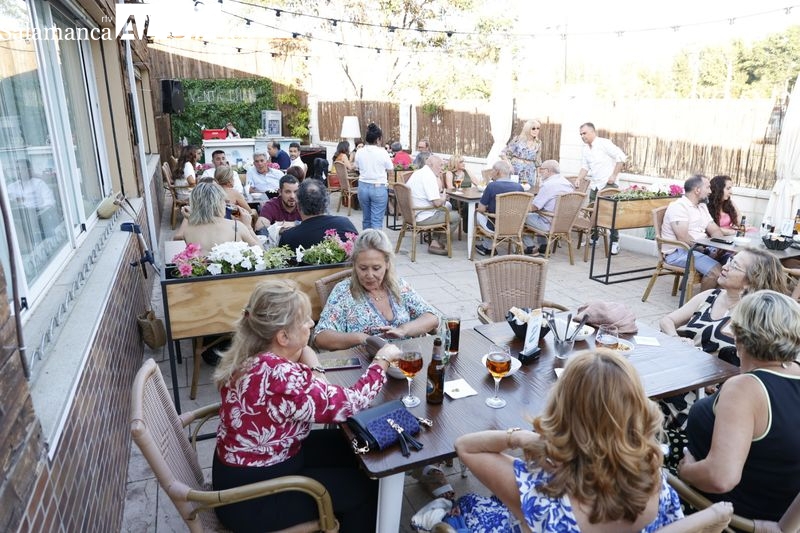 Miguel Miguel llena de risas La Mar Salaá