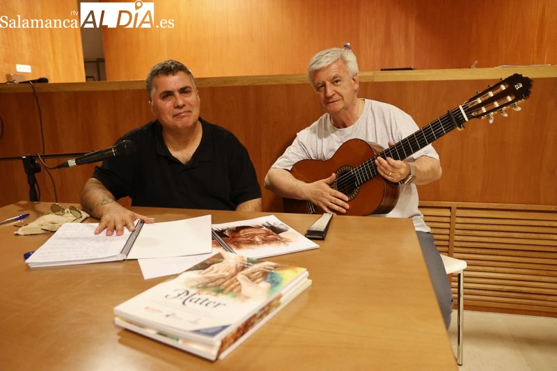 Emotivo recital poético de Juan Carlos López Pinto con canciones de Roberto Araujo