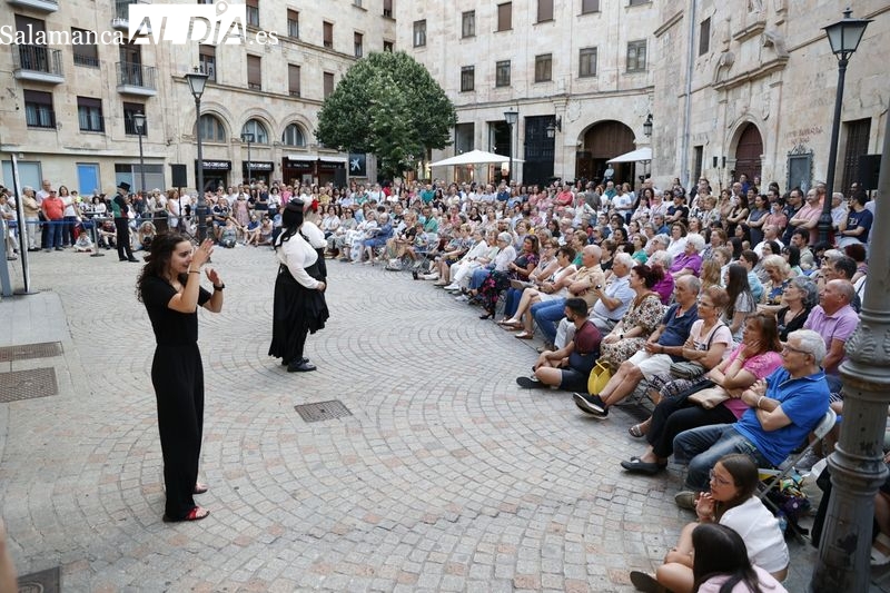 EduLogic fascina al público con su ‘Cucurrucú paloma (y la pelirroja ¿qué?)