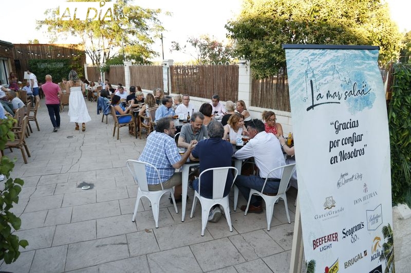 Sr. Corrales llena de risas La Mar Salaá con un gran espectáculo