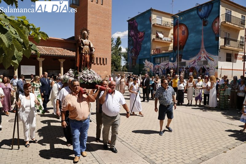Cientos de personas en la tradicional misa en honor a Santa Marta 
