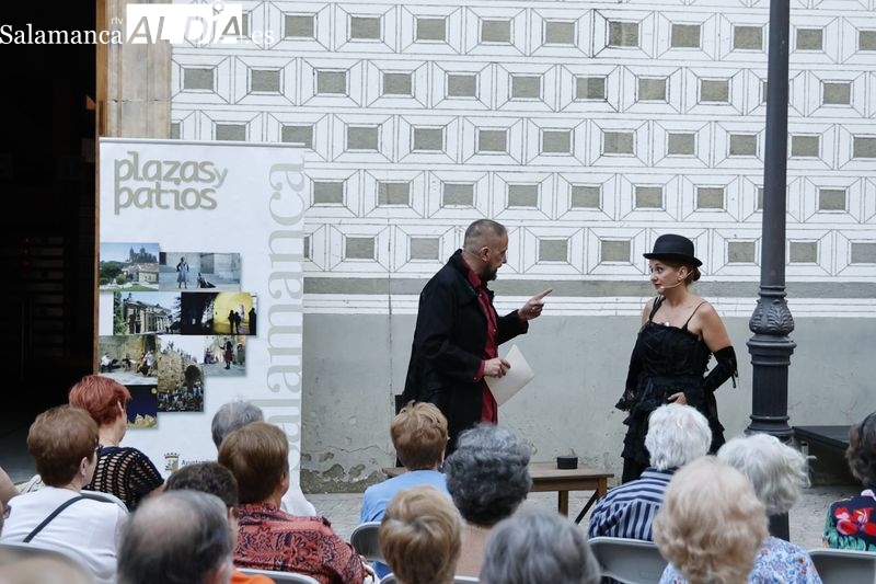 Intrussión Teatro vuelve a llenar la plaza de San Boal con la representación de ‘Maestro Bretón’