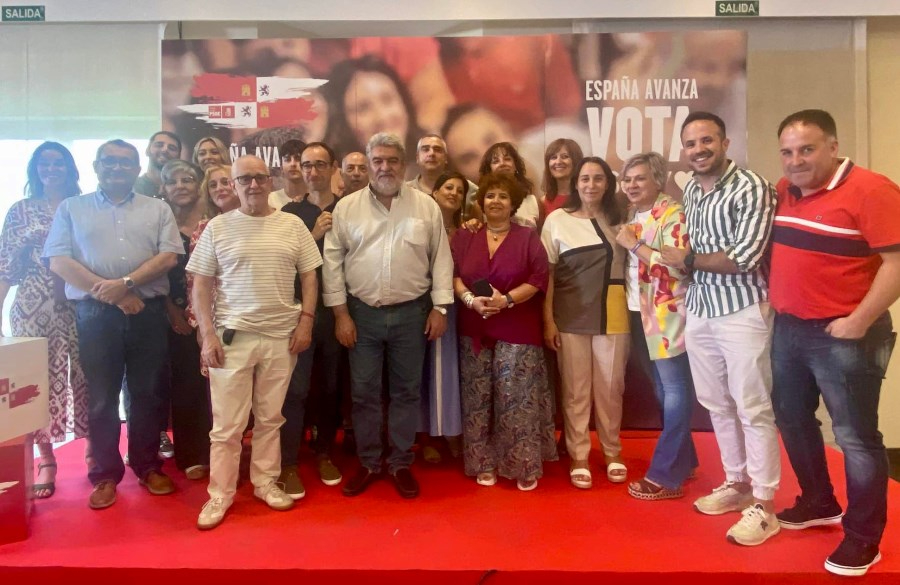 Amplia representación del PSOE mirobrigense en el encuentro con Zapatero en Salamanca