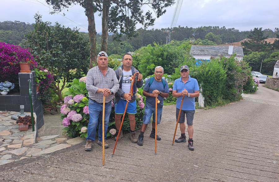 Los mirobrigenses fans del Camino de Santiago realizan un tramo más de la ruta del Norte 
