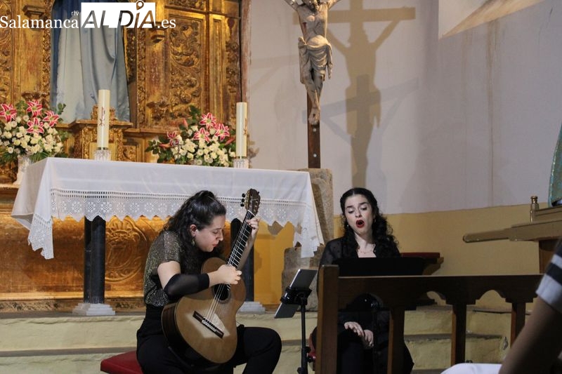 Lleno en Otero para escuchar música al son de las estrellas