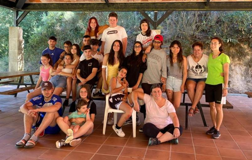 Una veintena de jóvenes se va de convivencia con Cáritas