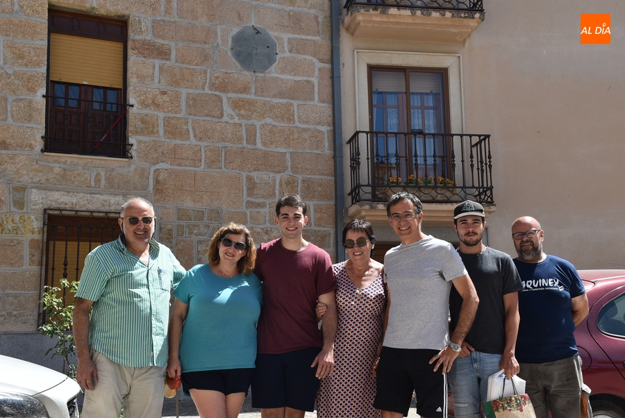 Reactivado tras más de tres décadas el singular reloj solar situado en la calle Puerta de Santiago