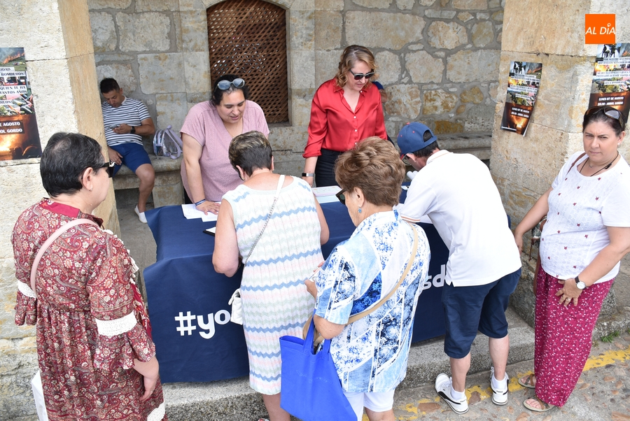 Agotada la primera remesa de pulseras en apoyo de los Bomberos mirobrigenses