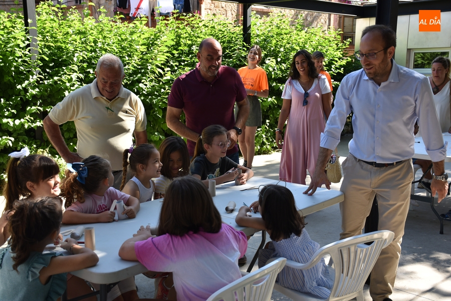 El Equipo de Gobierno visita el Campamento Urbano, con Amelia Earhart como 1ª protagonista