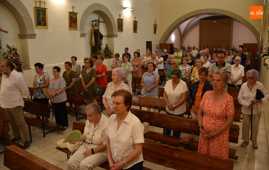 Lleno en el Convento de las Carmelitas para honrar a la Virgen del Carmen