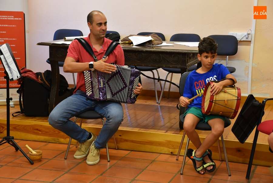 La música folk protagoniza el primer taller impartido por Raúl Díaz de Dios