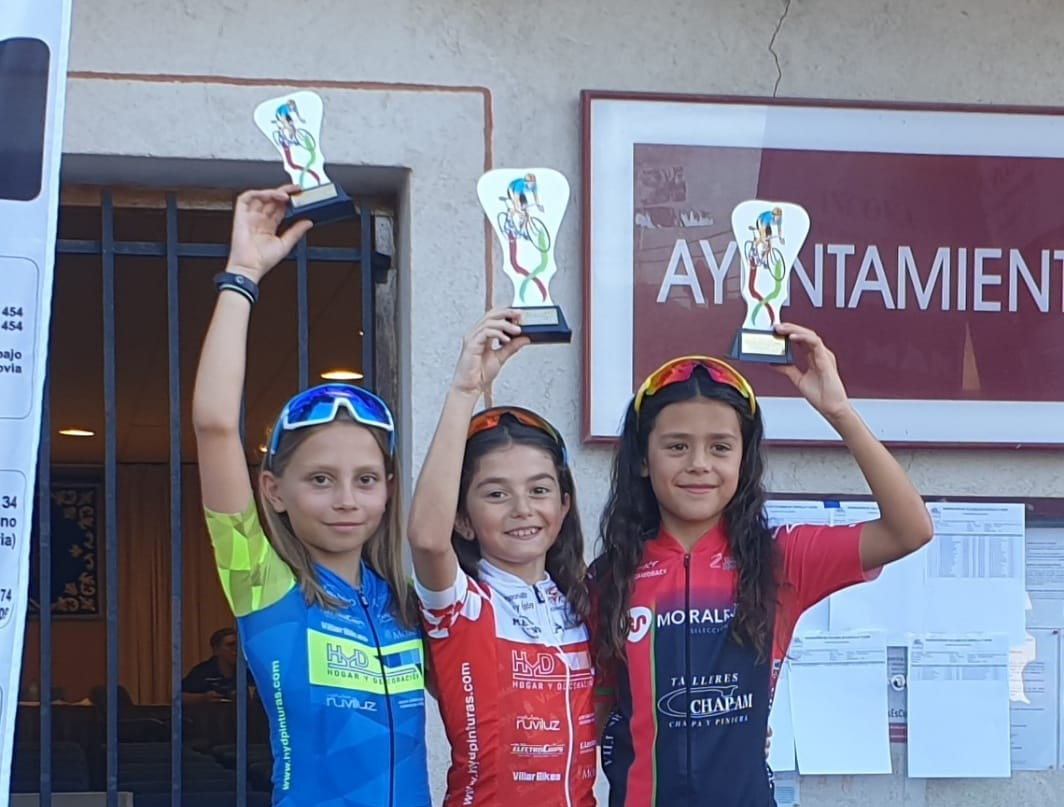Numerosos éxitos del ciclismo salmantino en Torrecaballeros