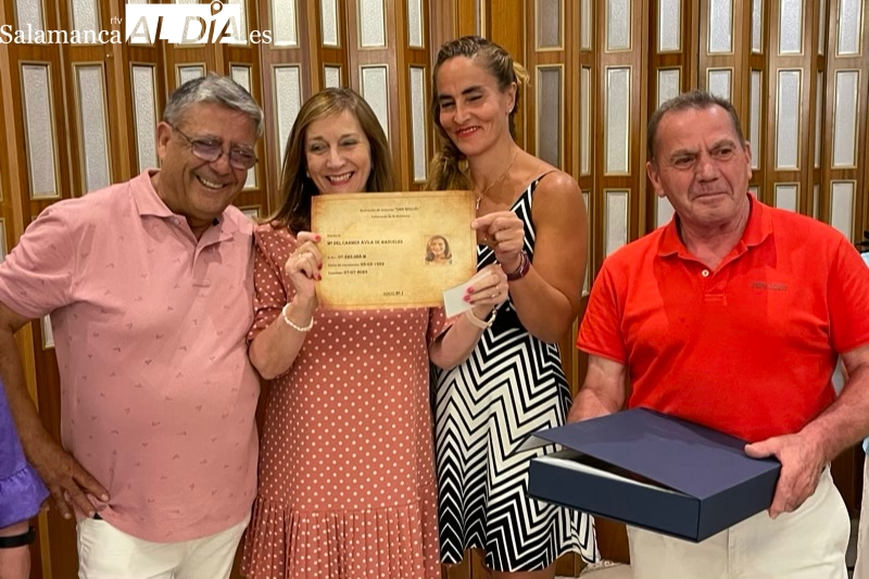 Multitudinaria y emotiva fiesta anual de la Asociación de Mayores San Miguel 