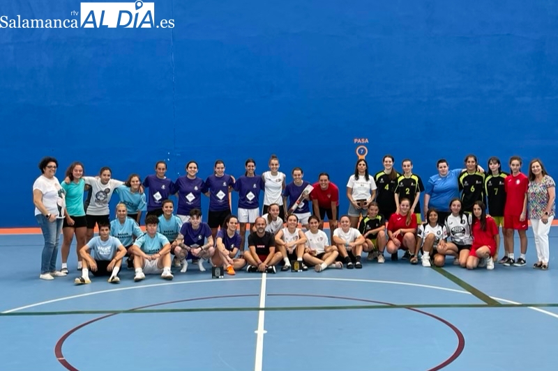 Éxito para el I Torneo de Fútbol Sala Femenino de Peñaranda, coronado por el equipo Vaya Torta FC