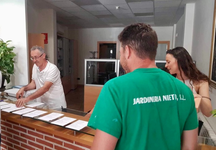 Gran respuesta vecinal a la votación para elegir a las Cortes de Honor de los Sanroques 2023 en Macotera, que reinaran Rubén García y Pilar Bueno