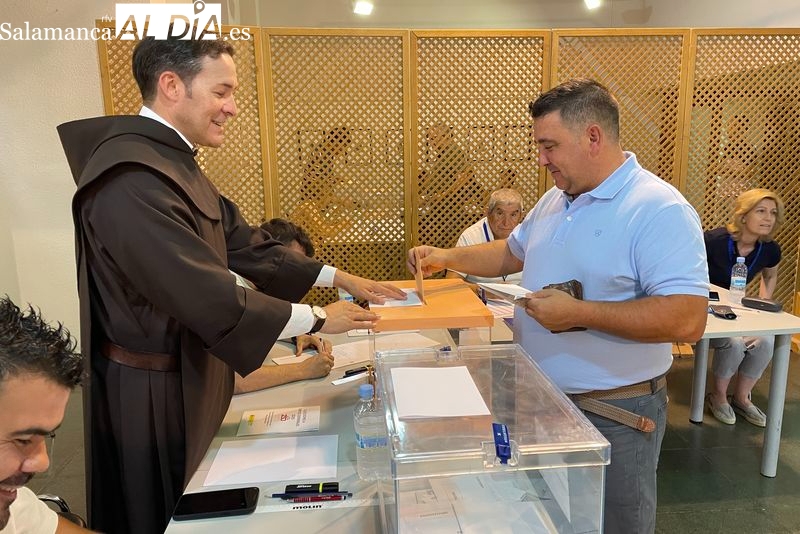 De la mesa electoral a la misa