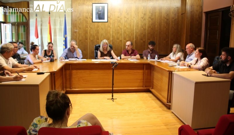 Aprobadas cuatro dedicaciones parciales de 7000 euros brutos al año