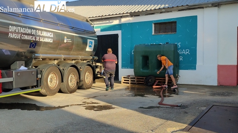 El Ayuntamiento de Vitigudino instala un depósito de agua potable en el recinto del silo