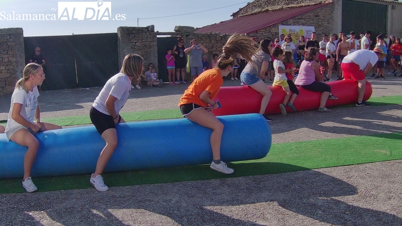 Villasbuenas celebra Santa Marina con una divertida yincana de peñas 