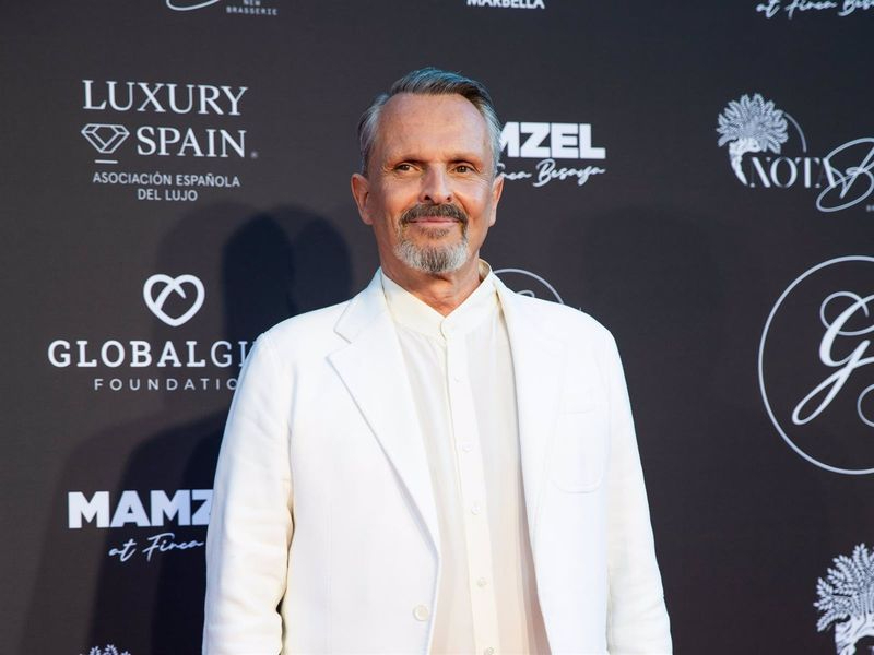 Así ha reaparecido Miguel Bosé en España