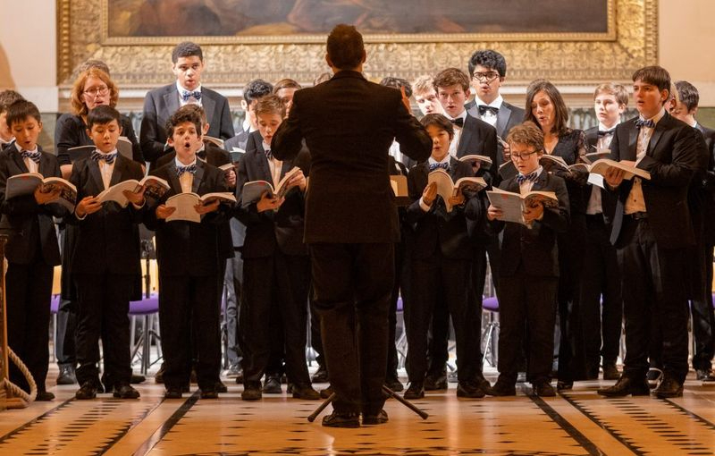 Concierto gratuito del coro británico Eltham College en la Catedral Vieja