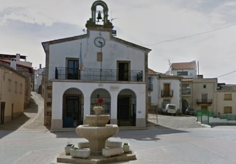 Polémico pleno en Saucelle por la dedicación parcial de 28.000 euros brutos a un concejal del equipo de Gobierno