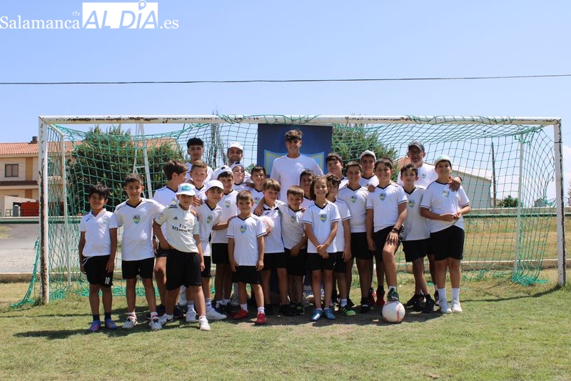 El Campus de Verano del Alba de Tormes CF recibe la visita de Pica 