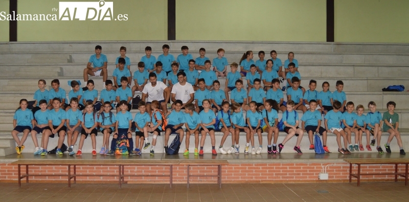 Arranca el campus de fútbol sala del CD Los Leones de Vitigudino con 60 participantes