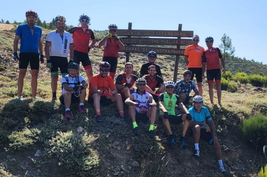 Bike Pasión, Correlindes y varios amigos más suben de nuevo el Puerto de Esperabán