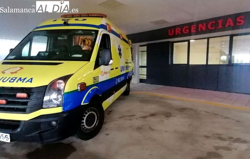 Evacuada en ambulancia tras volcar su vehículo en Montejo