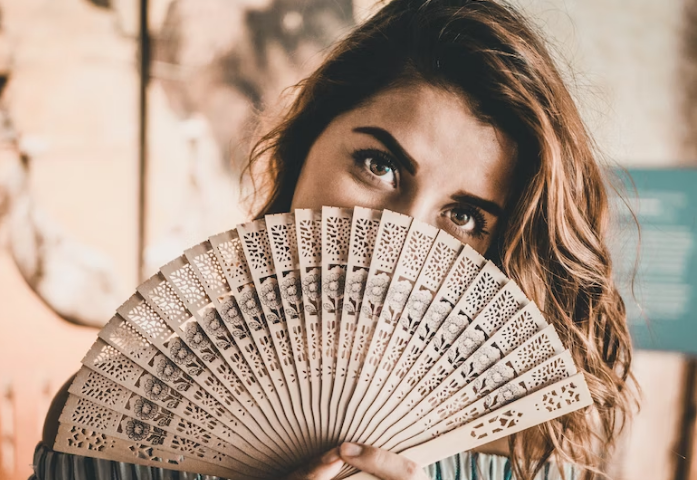 Abanicos personalizados: el mejor regalo de empresa para este verano