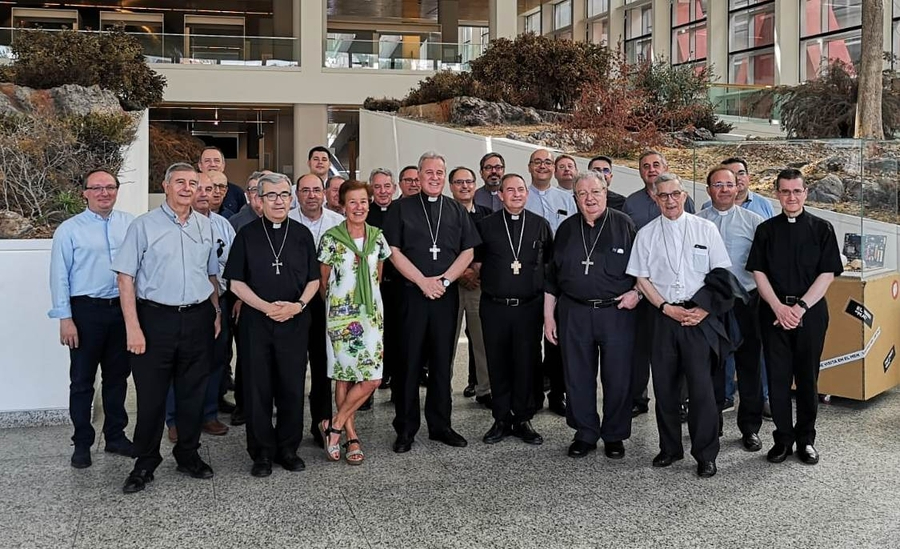 El Obispo y los vicarios toman parte en Burgos en el encuentro de verano de Iglesia en Castilla