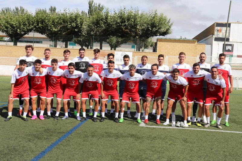 Buen ambiente e ilusión en el primer entrenamiento de pretemporada para el CD Guijuelo