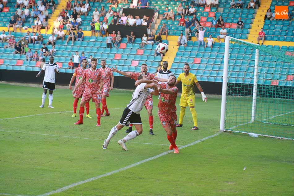 El Salamanca UDS y el CD Guijuelo se verán las caras en el Helmántico durante la pretemporada