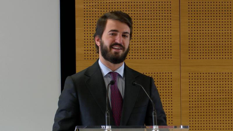 Gallardo acusa a Feijóo de ser el centro izquierda cobarde con su ausencia en el debate electoral