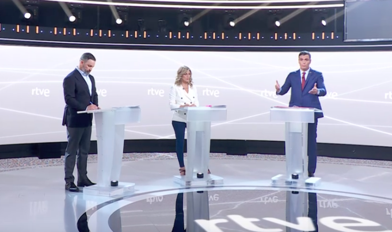 Sánchez y Díaz cargan contra la ausencia de Feijóo y Abascal espera que su mensaje llegue de manera directa