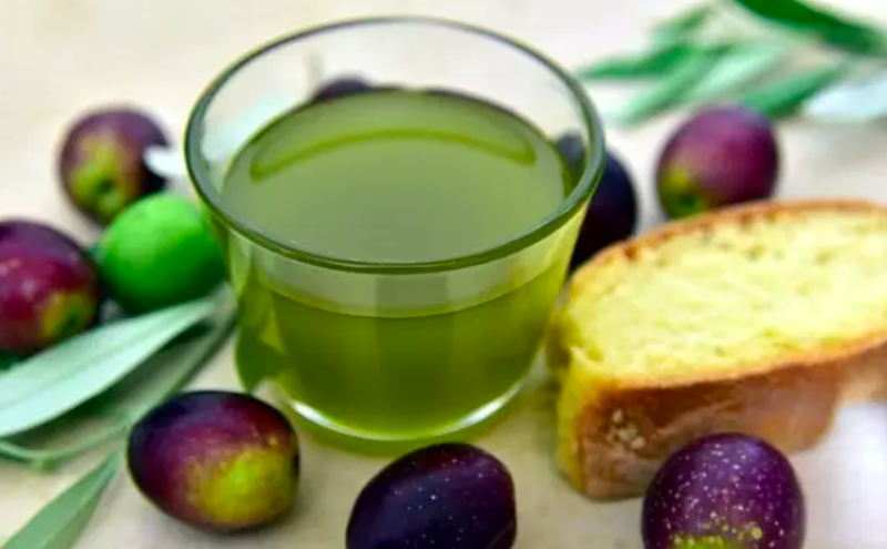 El aceite de oliva virgen extra que mejora la salud en personas con obesidad 