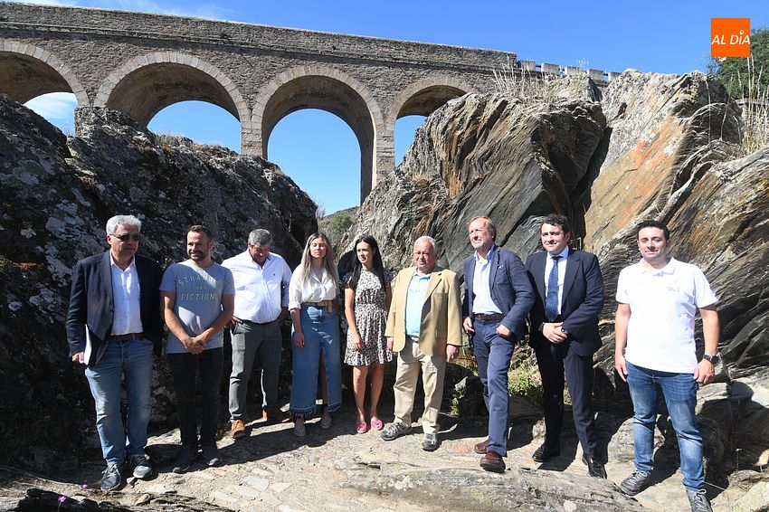 Santonja alaba a los Ayuntamientos que han mantenido la catedral del Arte Paleolítico al aire libre