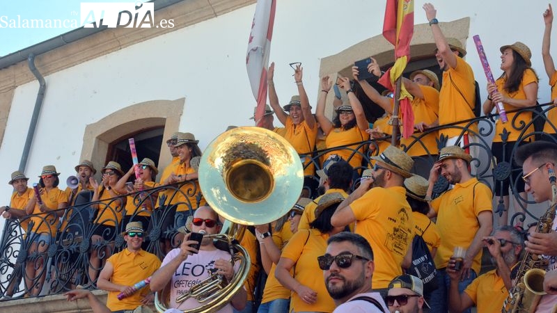 Las Peñas irrumpen con fuerza en las fiestas de Los Toros de Lumbrales