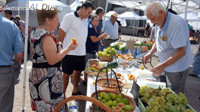 La VIII Feria de Productos Hortícolas y Artesanía cierra las Fiestas de Lumbrales