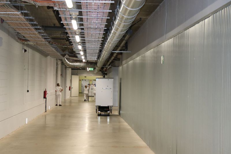 El Hospital de Salamanca utiliza robots para su logística interna