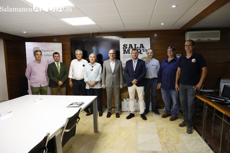 Javier Iglesias se reúne con los presidentes de asociaciones ganaderas de vacuno y FEAGAS