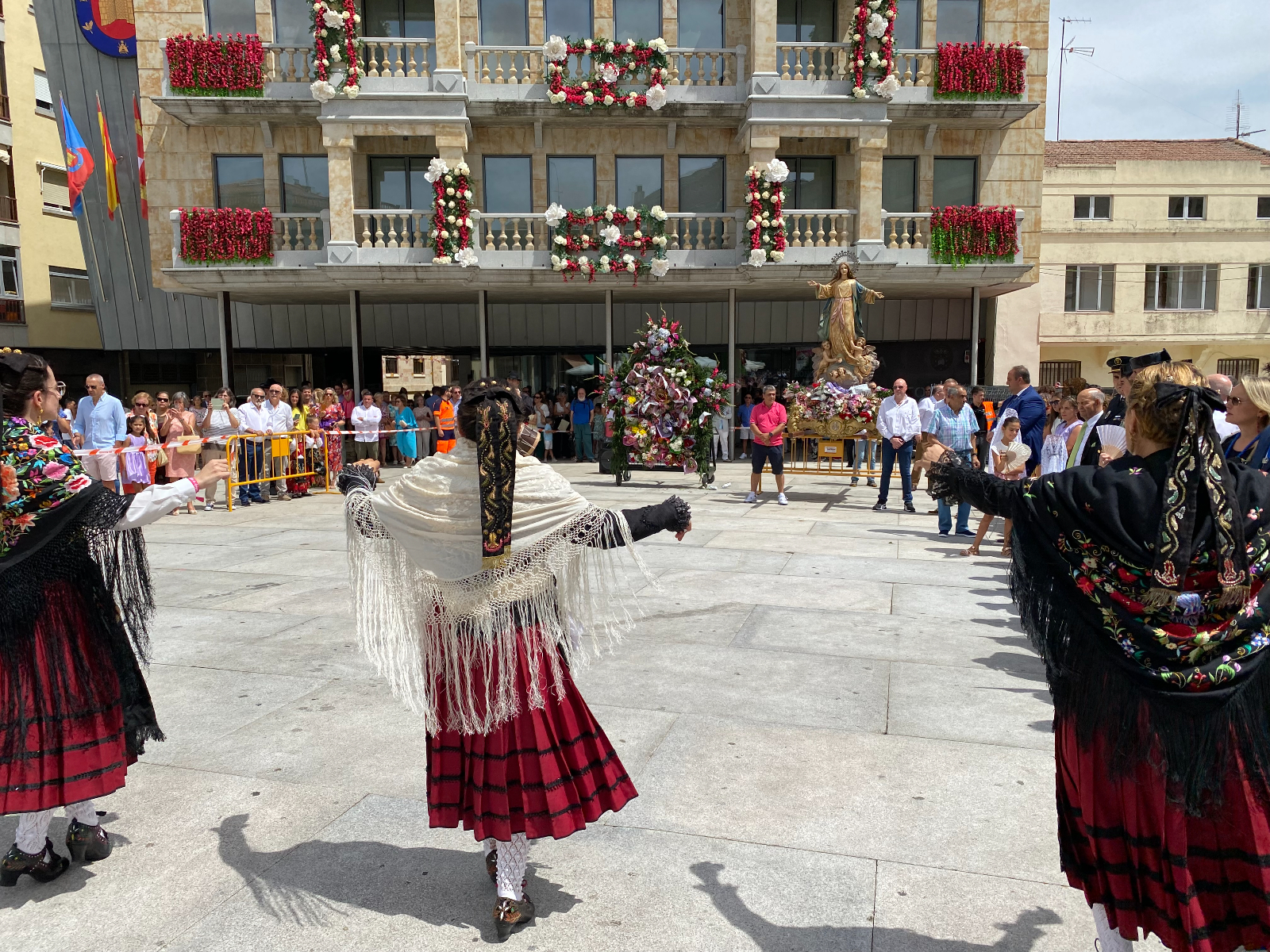 Los vecinos de Guijuelo honran a Nuestra Señora de la Asunción