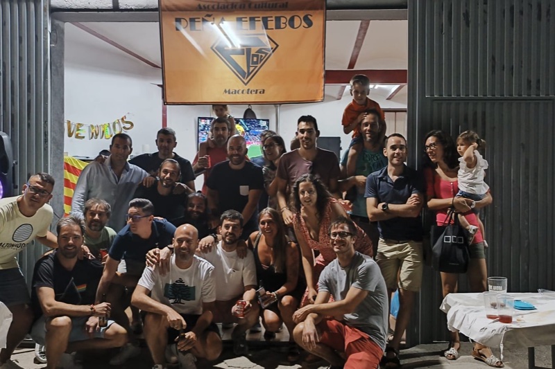 Diversión y creatividad en el VIII concurso gastronómico de la Peña Efebos 